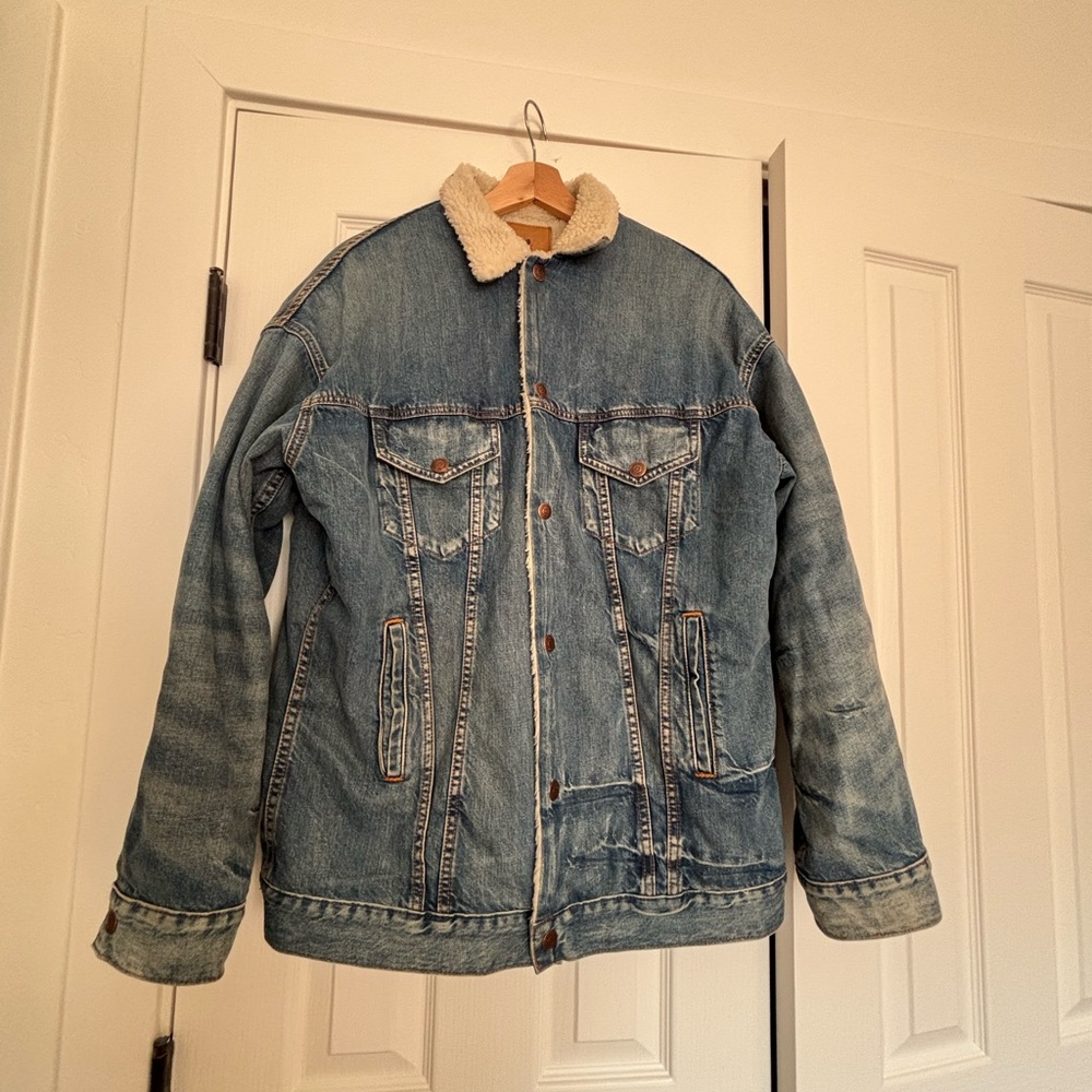 Women's Sherpa-Lined Denim Jacket - Blue